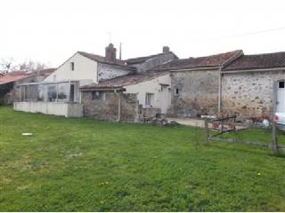 2 Bedroom House in Rural Setting with..