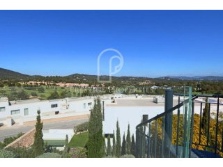 Modern terraced house with large..