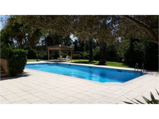 UNIQUE LUXURIUS VILLA FOR RENT IN 2500..
