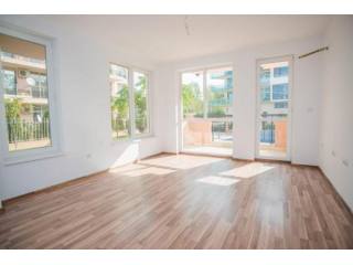 Sunny and spacious apartment near the..