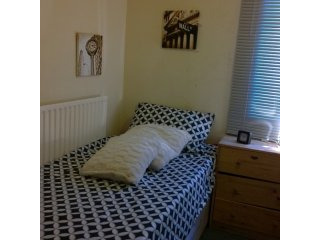 Comfortable Single Bedroom In Very Well..