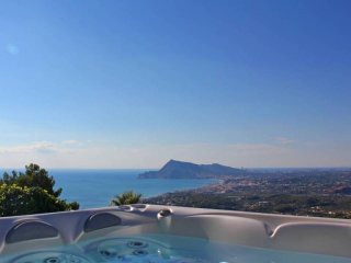 Luxury new 3 bedroom apartment for sale..