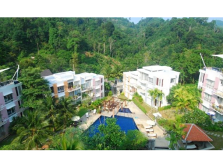 PRICE CUT - Cool 3-Bedroom Duplex..