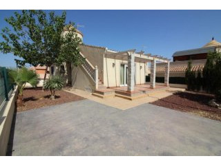 Quality Detached villa, under 100,00..