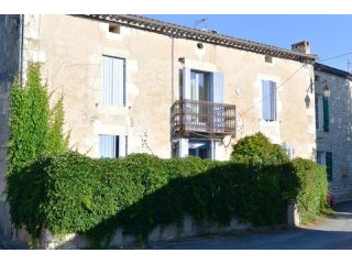 A Pretty Stone Built 4 Bedroom Property..