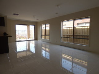 College Green Estate - BRAND NEW Family..
