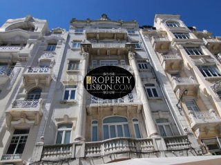 Exclusive renovated 4-bedroom apartment..