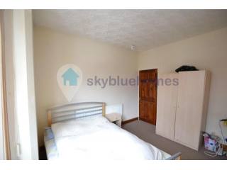 House - TV INCLUDED IN ALL BEDROOMS AND..