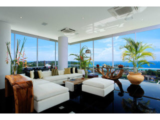 Luxury 3 Bedroom Seaview Penthouse..