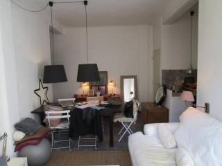 Minimalist one bed in Riquier