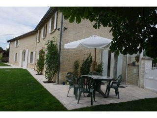 Lovely 6 Bedroom Charentaise-2km From..