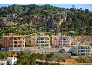 New Apartment with sea views in Cala..