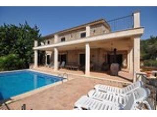 6 Bedrooms - Hotel - For Sale