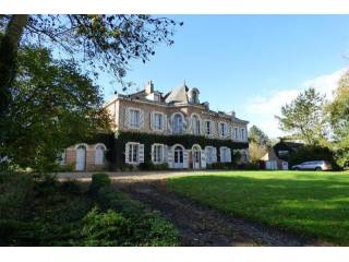 9 bedroom Castle For Sale: 80100..