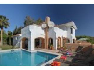 4 Bedrooms - Villa - Malaga - For Sale