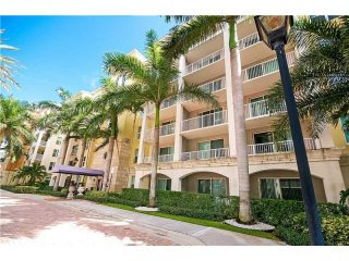 2 bedroom Flat For Sale: 806 E Windward..