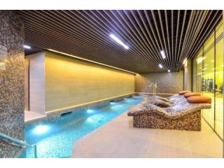 A Luxury One Bedroom Apartment In..