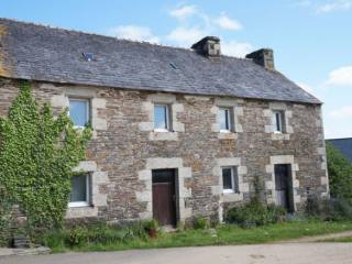 Coutryside Property with Outbuildings