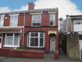 3 bedroom, Semi-detached House house..
