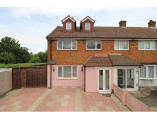 4 bedroom, End Of Terrace House house..