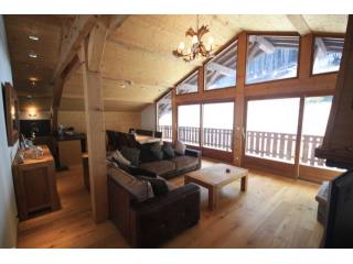 Stunning penthouse apartment, ski in..