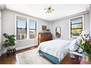 2 bedroom Apartment For Sale: 255 WEST..