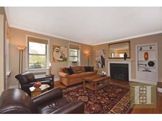 3 bedroom Apartment For Sale: 4961..