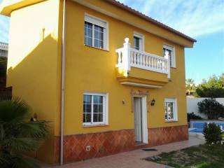 Villa - A 3 bedroom, 2 bathroom..