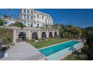 5 Bedrooms - Apartment -..