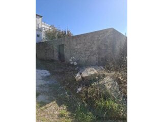 Nedovršena kuća 150 m od plaže