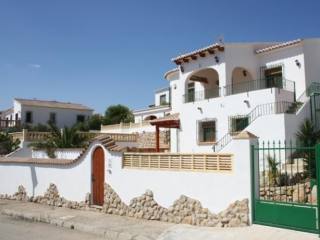 3 Bedrooms - Villa - Alicante - For Sale