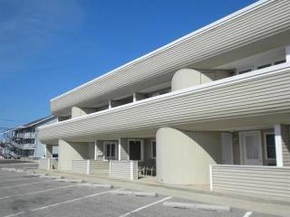 2 bedroom Flat For Sale: 2016 N Route..