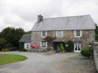 Renovated Farmhouse, Outbuilding, Nice..