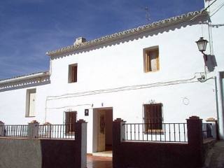 Town House - This house is situated in..