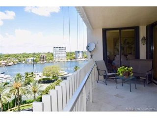 2 bedroom Flat For Sale: 3 Grove Isle..