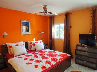 4 Bedrooms - Villa - Alicante - For Sale