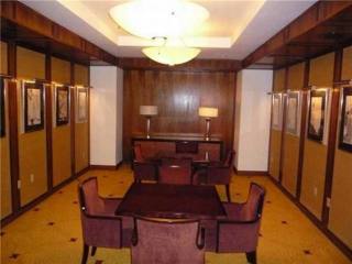 2 bedroom Flat For Sale: 5660 COLLINS..