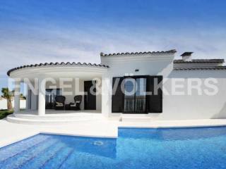 MODERN VILLA OF HIGH QUALITY