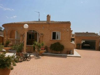 3 Bedrooms - Villa - Alicante - For Sale