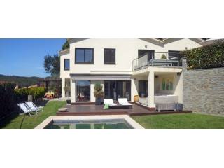 LLEBEIG - HUTG-000001 Detached · Tamariu