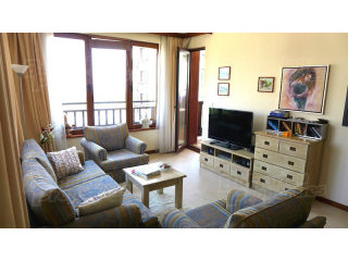 Artistic, Stylishly Furnished Apartment..