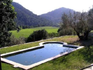 Very attractive stone house of 90m2, plus porches and..