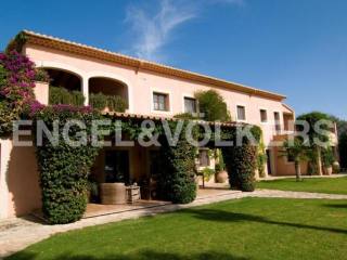 Luxury Property at the private Golf..