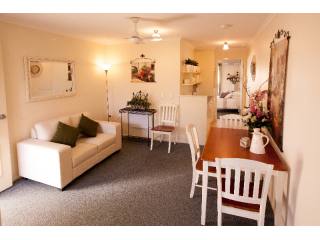Mardross Gardens - Rental Village -..
