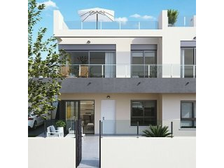 2 BED BEACH APARTMENTS WITH PRIVATE..