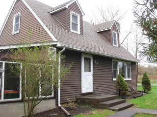 2 bedroom House For Sale: 2 Hamilton Rd..