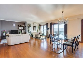 Stunning 5 Bedroom Duplex in Porto