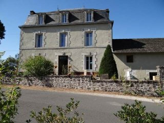 Superb Detached Stone Property With 3..