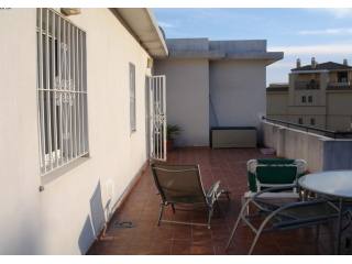 Apartment - Nicely appointed 2 bedroom..