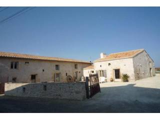 5 bedroom Longere For Sale: 79000 A 15..
